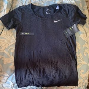 NWT Nike Dri Fit Short Sleeve Black Workout Top Size Small & Bottoms that match